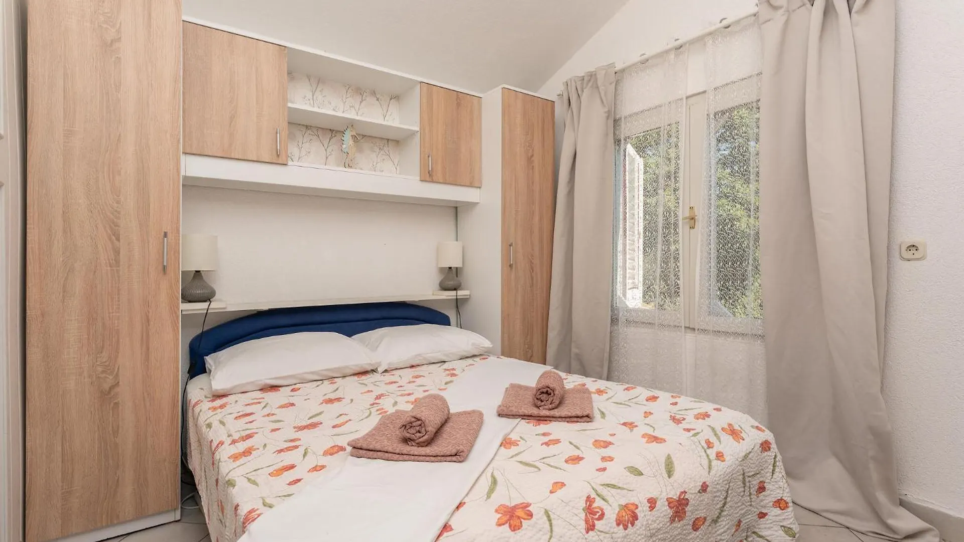 2 Bedroom Nice Apartment In Pakoštane