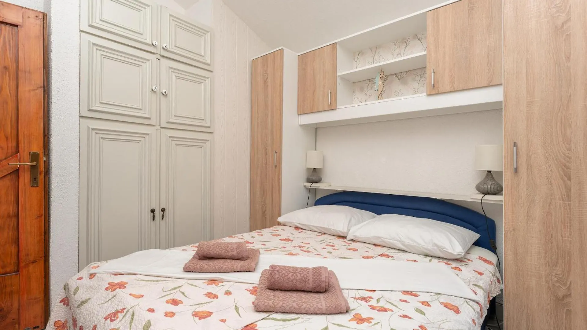 2 Bedroom Nice Apartment In Pakoštane